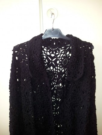 Fekete horgolt kabát